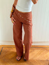 Scandivv trousers with details - Rust