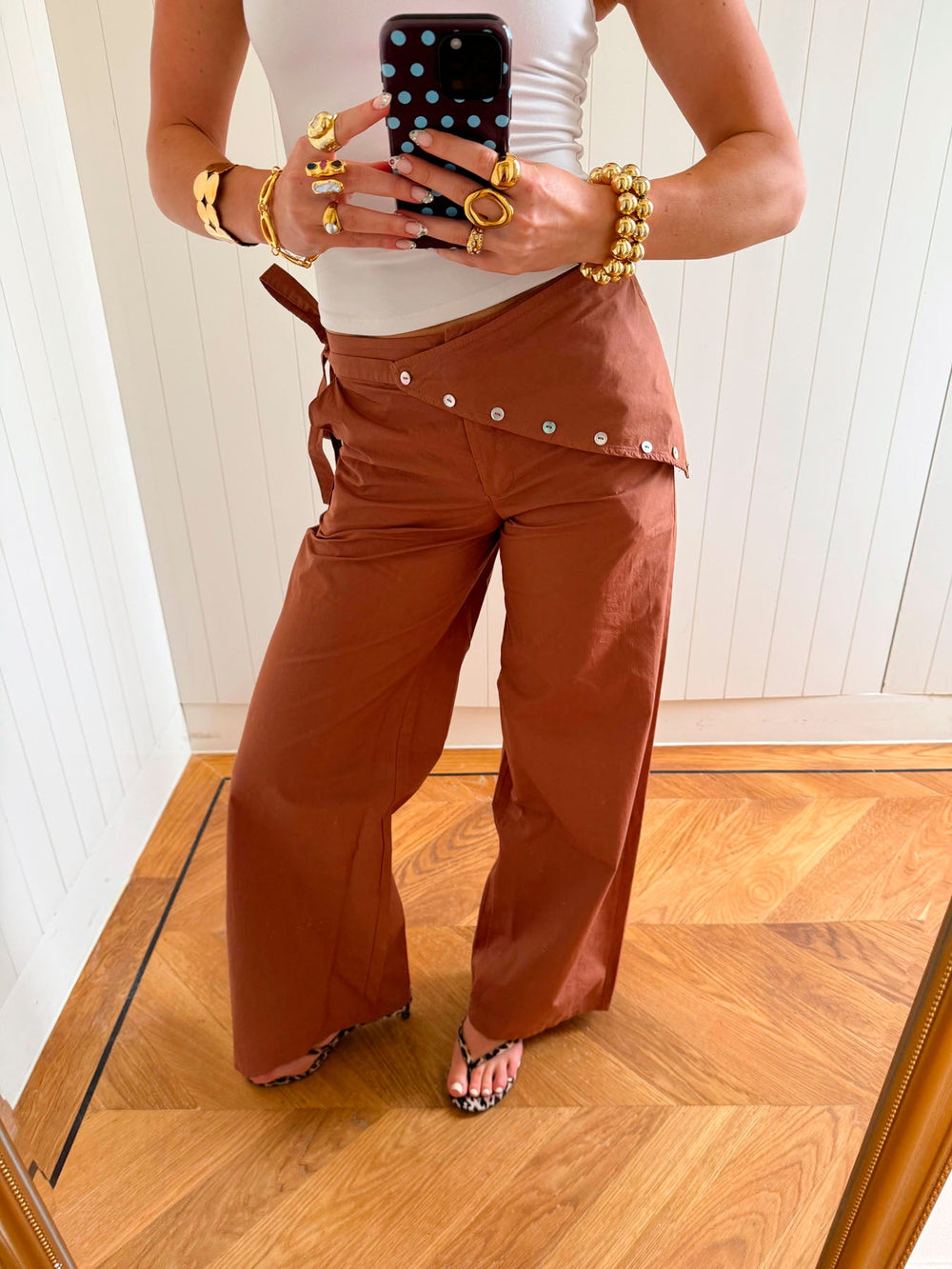 Scandivv trousers with details - Rust