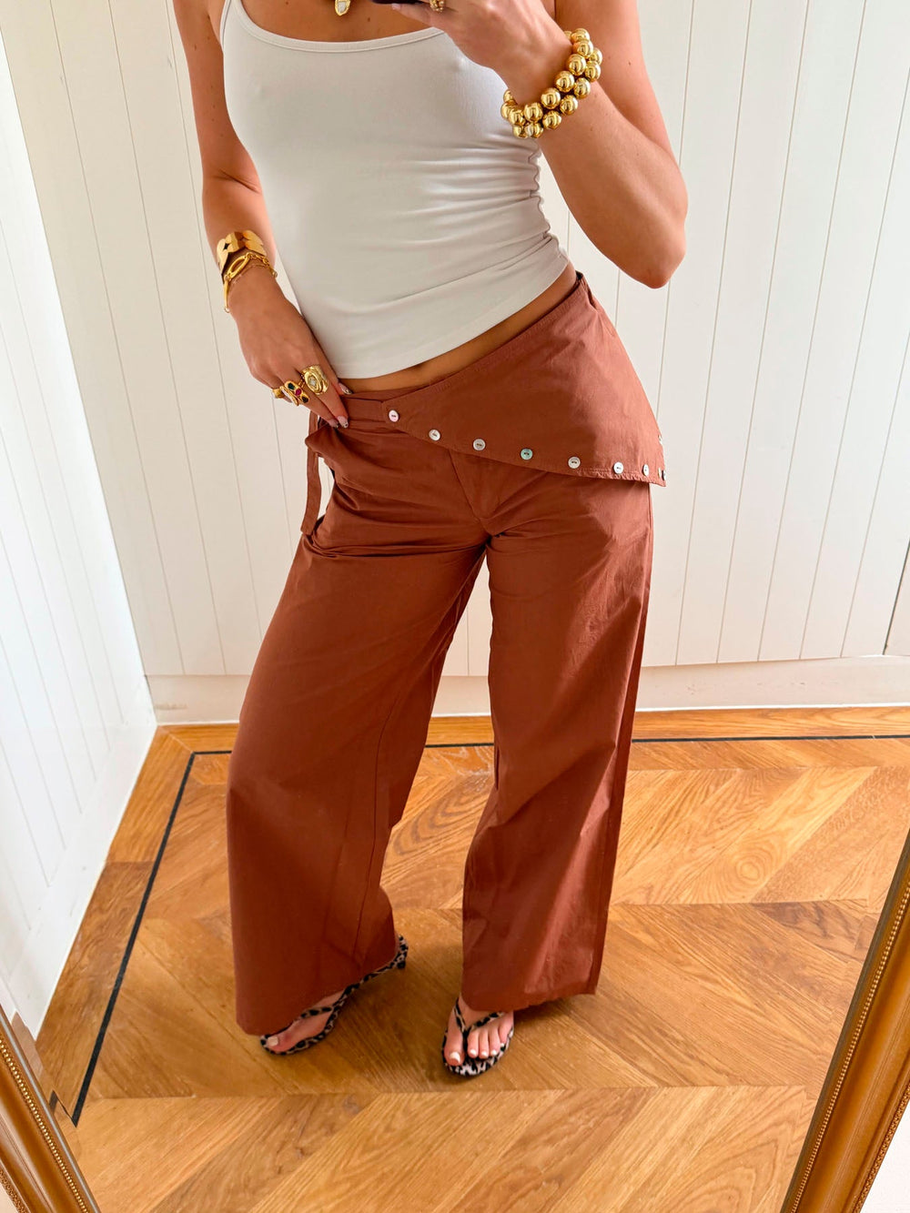 Scandivv trousers with details - Rust