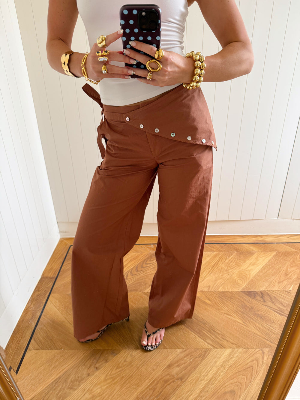 Scandivv trousers with details - Rust