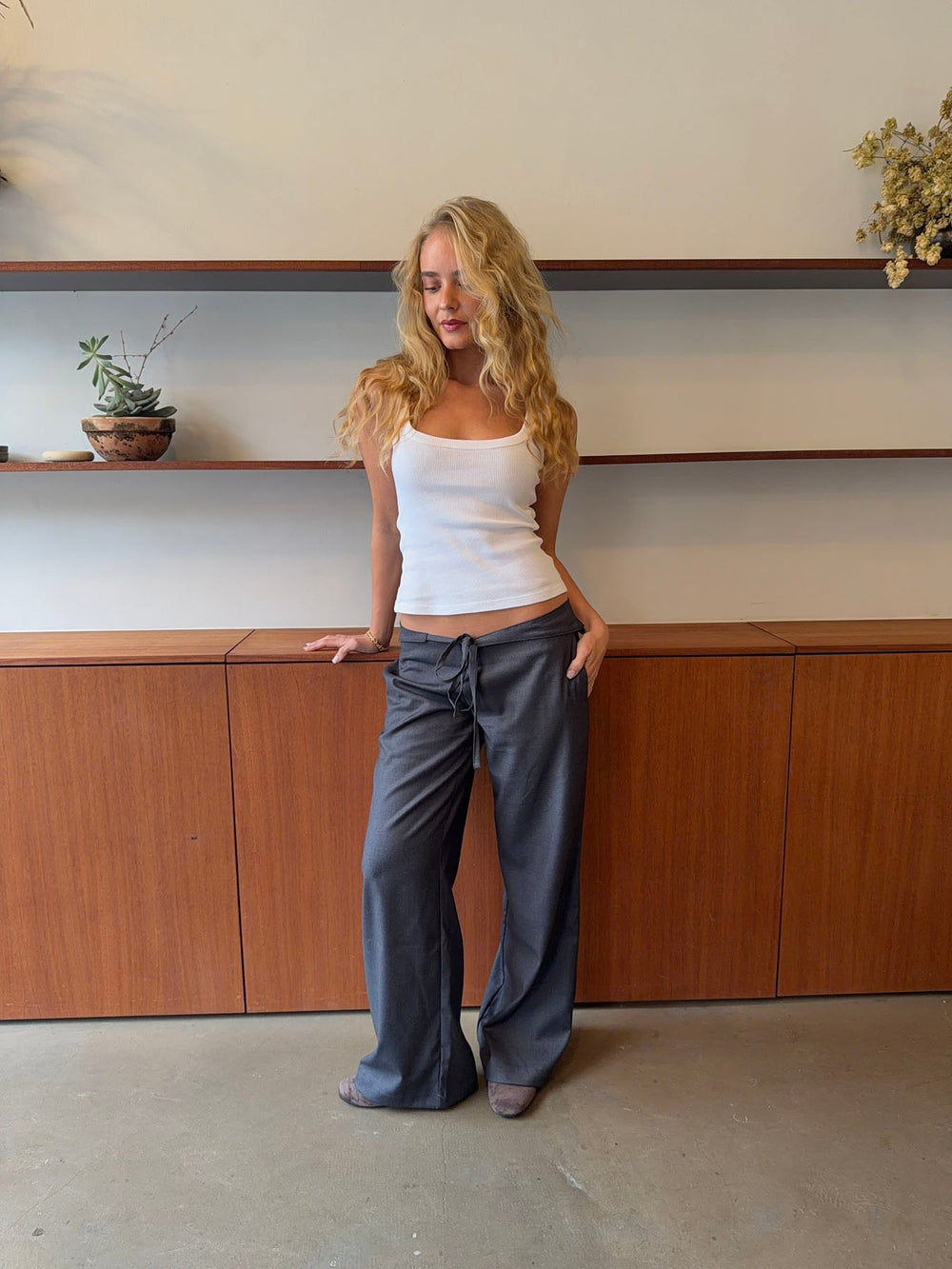 Gruja trousers with integrated belt – Grey