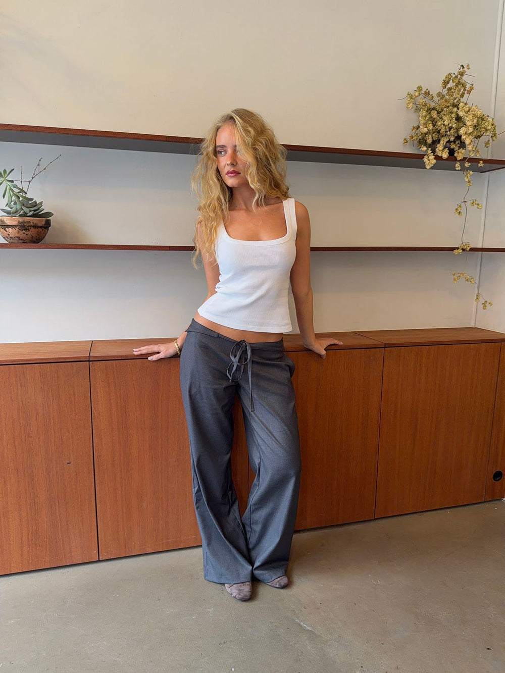 Gruja trousers with integrated belt – Grey