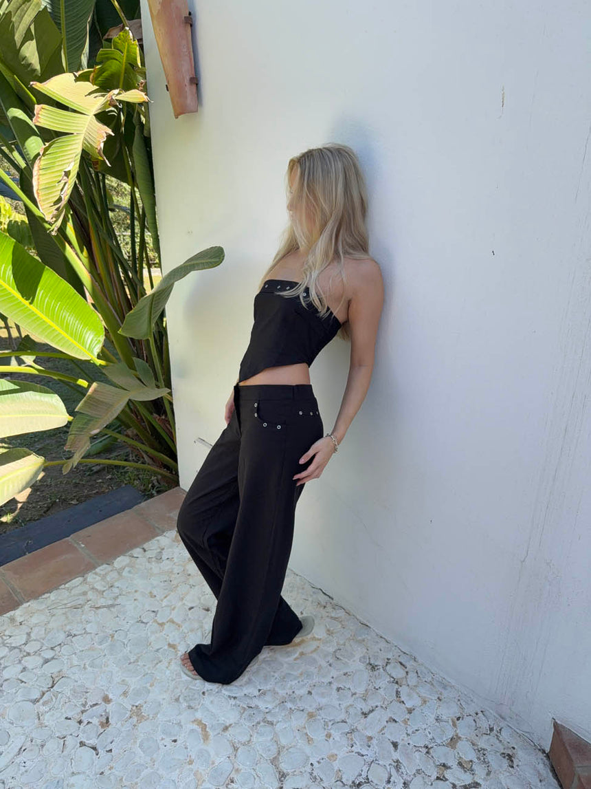 Jasifina trousers with metal rings – Black