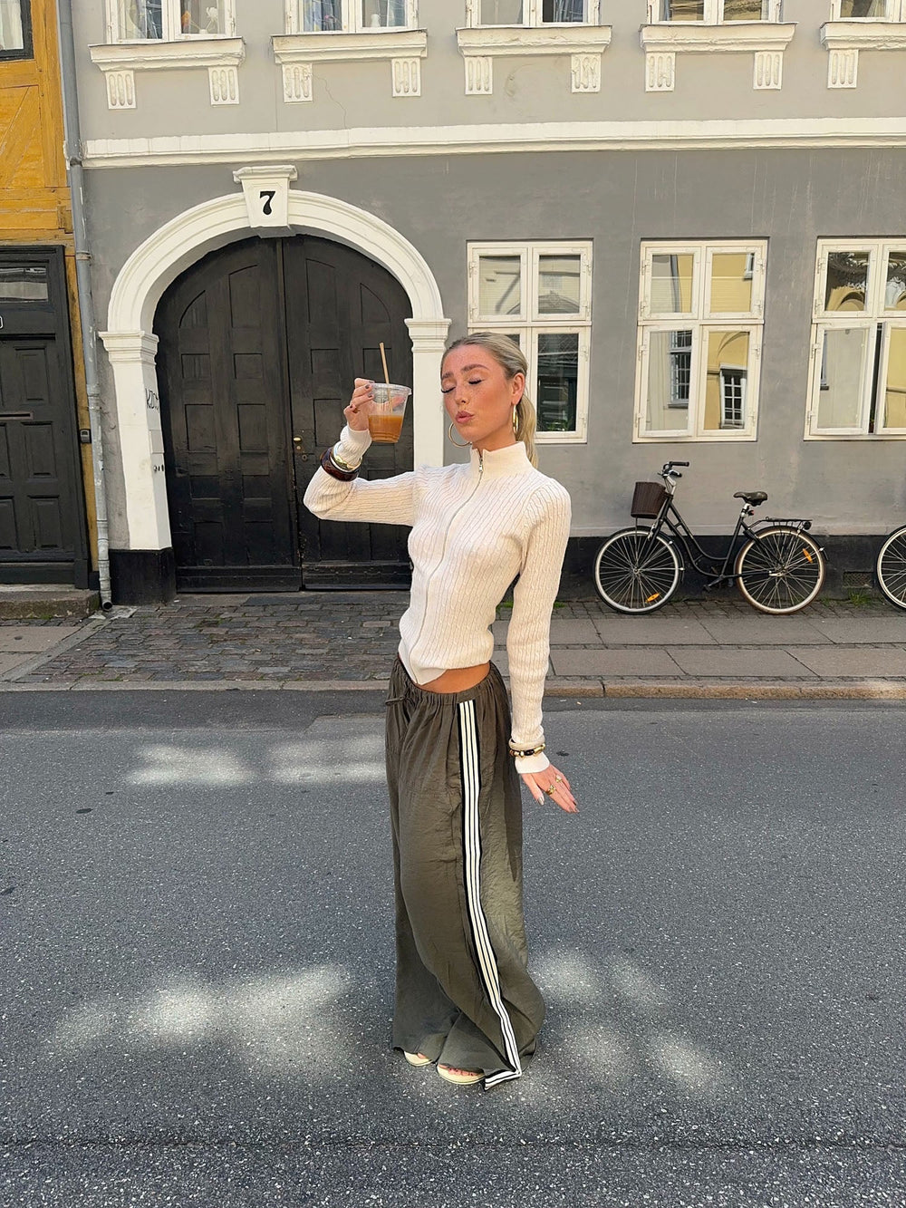 Samantha pants with striped details – Khaki