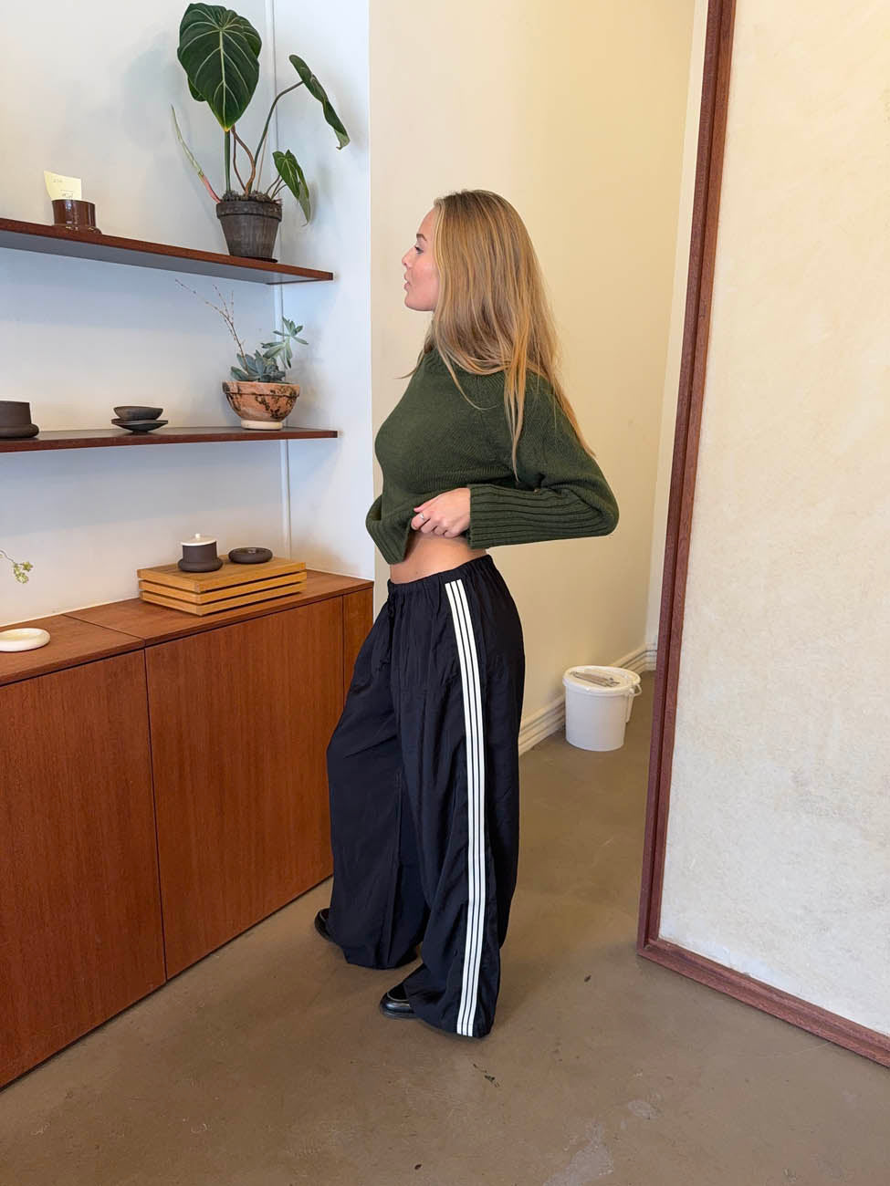 Samantha trousers with stripe details – Black