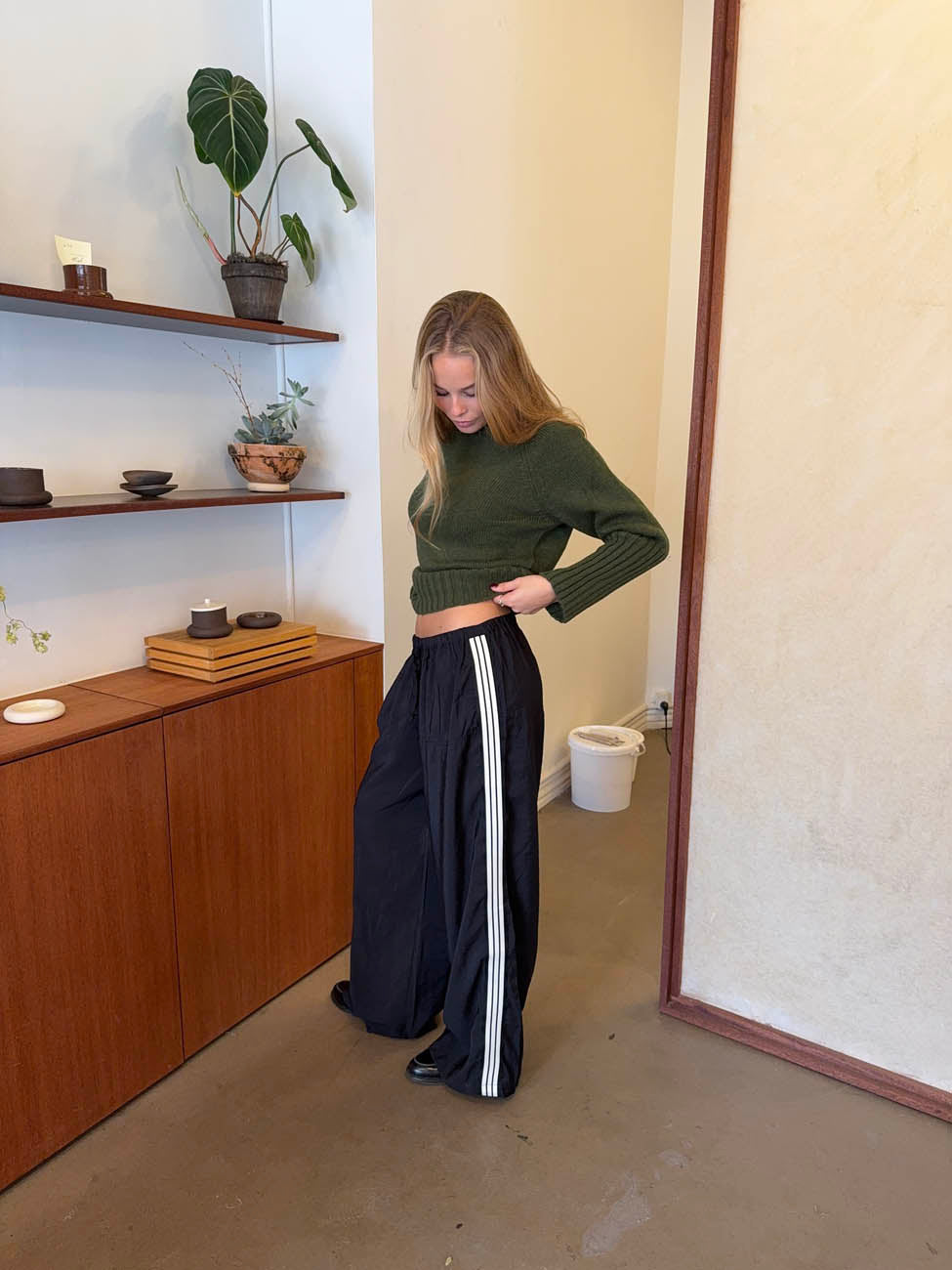 Samantha trousers with stripe details – Black