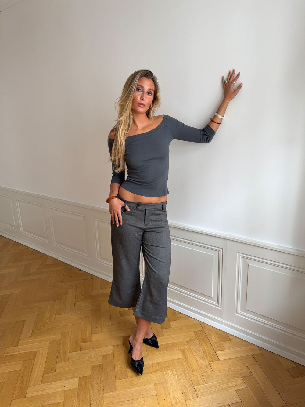 Taratina capri pants with details – Grey