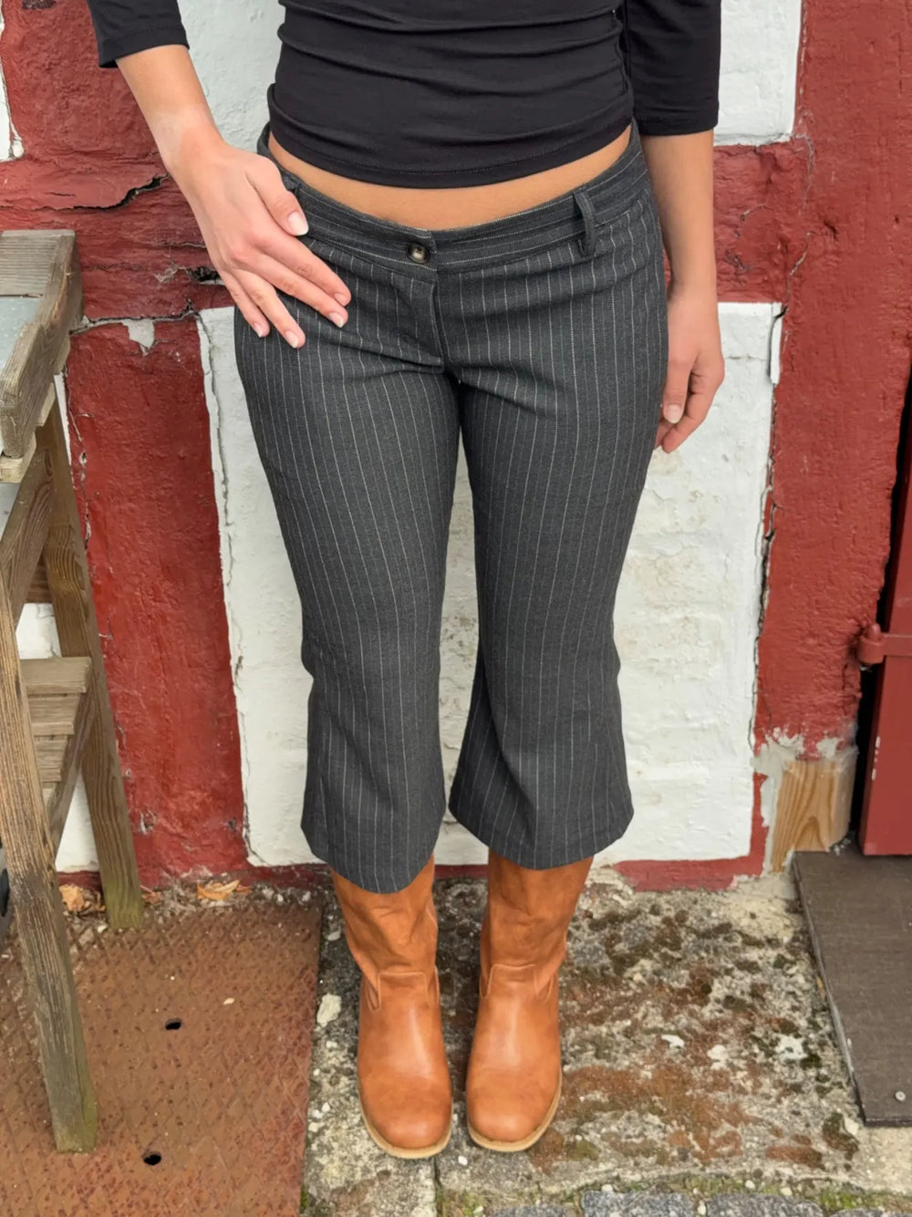 Kayana capri pants with stripes - Dark grey