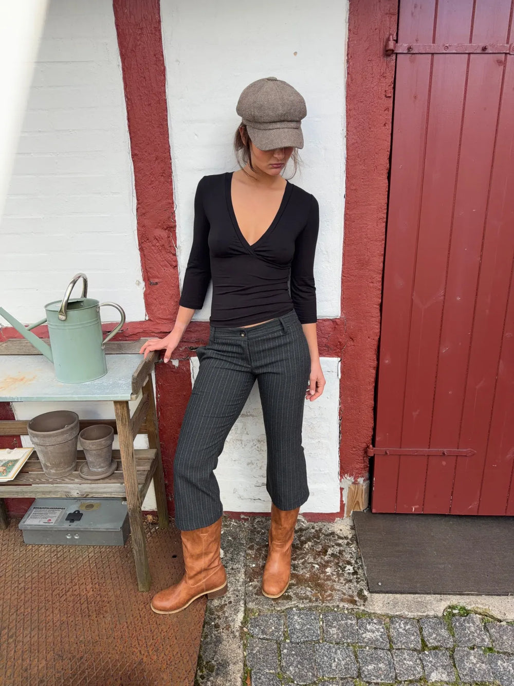 Kayana capri pants with stripes - Dark grey