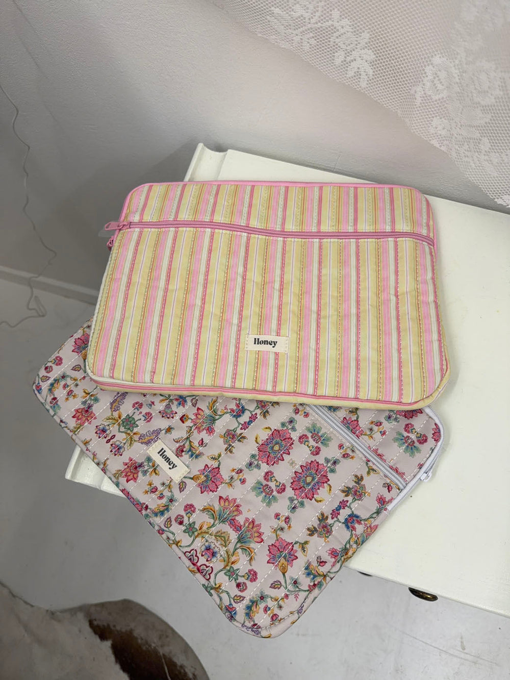 Honey computer sleeve - Pink med lyse gule striber