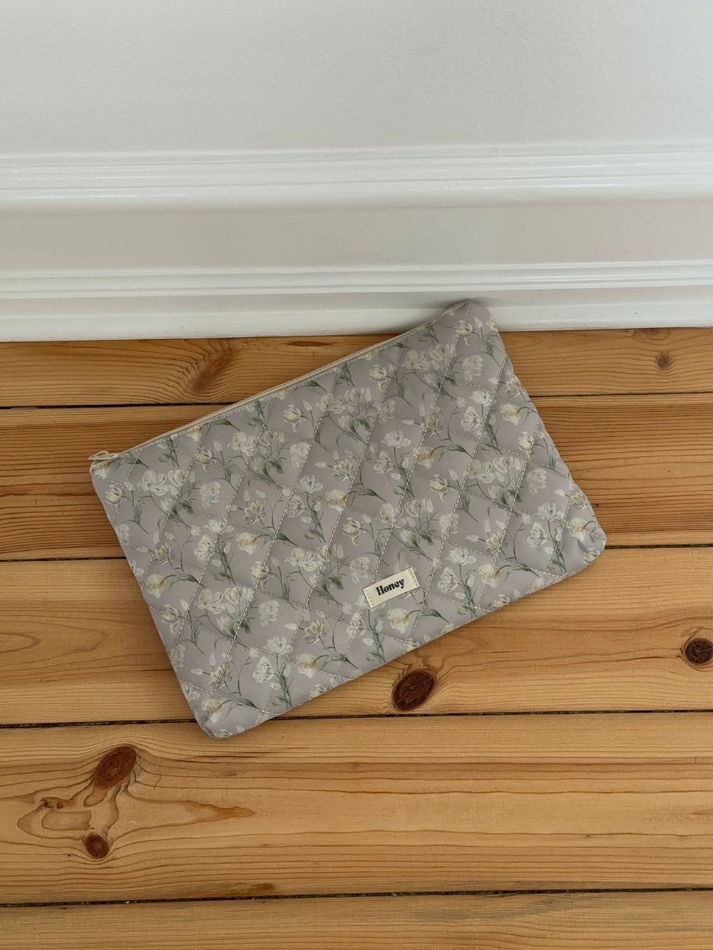 Honey computersleeve with flowers - Beige