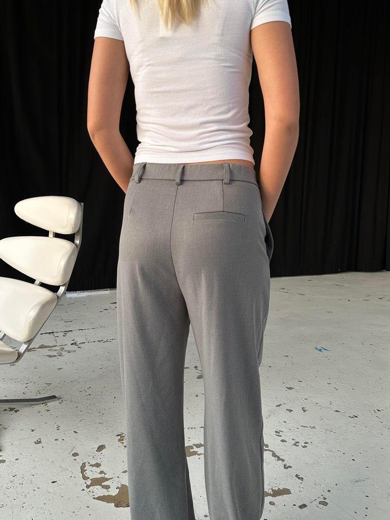 Lisette oversized suit pants - Grey Designbysi.se Lisette oversized suit pants - Grey Designbysi.se