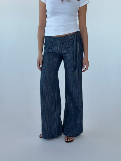 Pants with details
