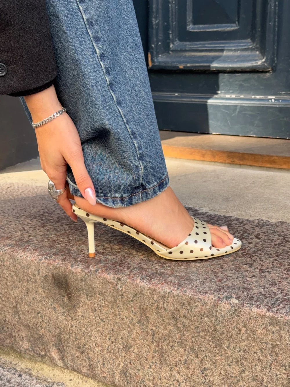 Dottie Mules - Cream/Brown