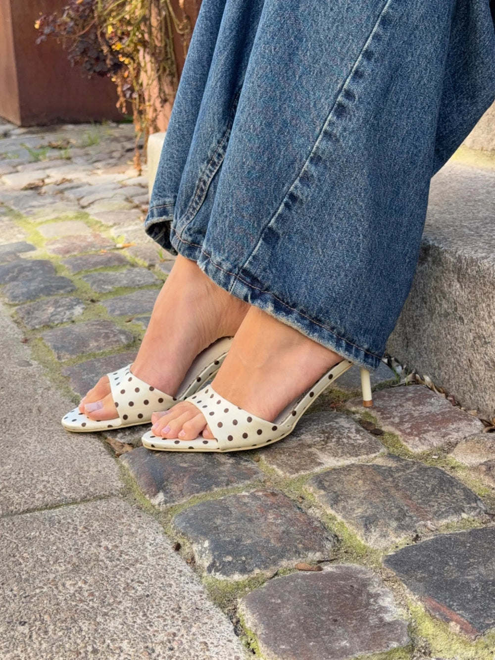 Dottie Mules - Cream/Brown