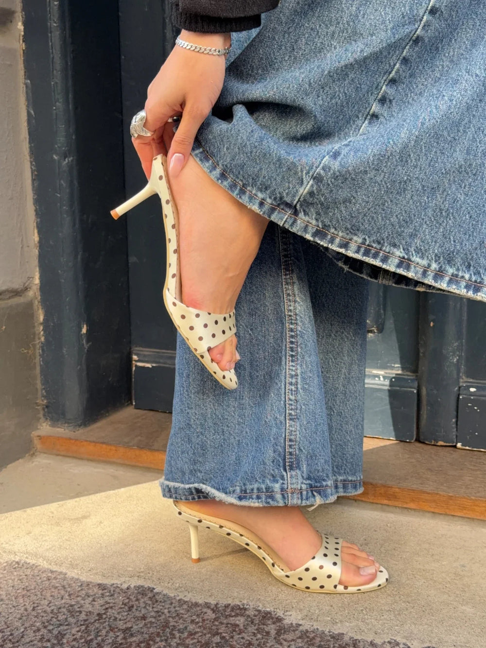 Dottie Mules - Cream/Brown