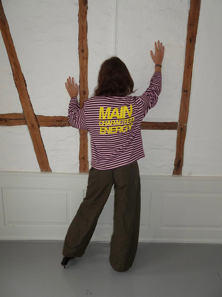 "Main character energy" blouse with stripes - Pink/brown/yellow