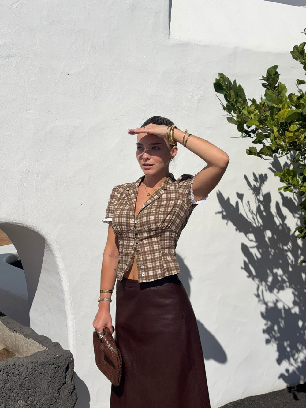 Kassandra fitted shirt with checkers – Brown/white