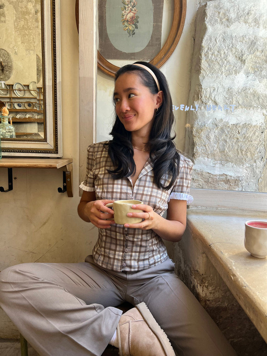 Kassandra fitted checkered shirt – Light brown/white