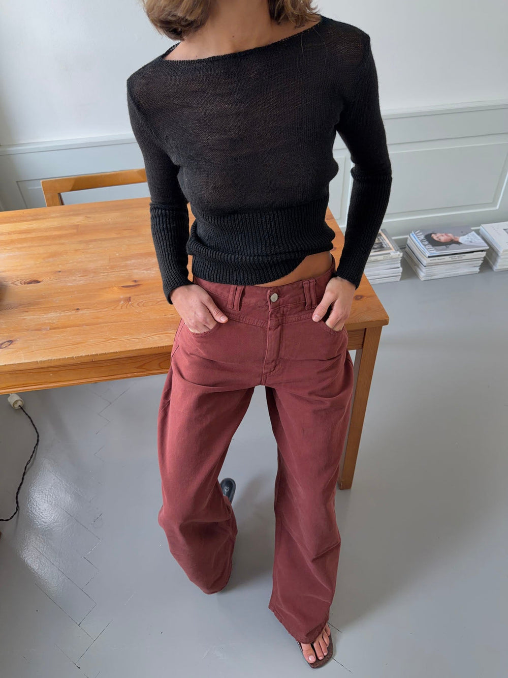 Lova fitted knit sweater – Black