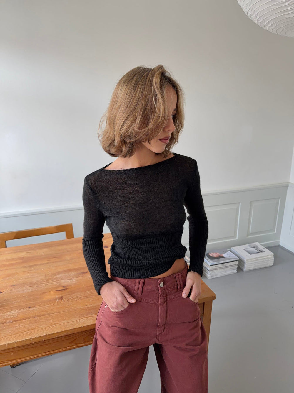 Lova fitted knit sweater – Black