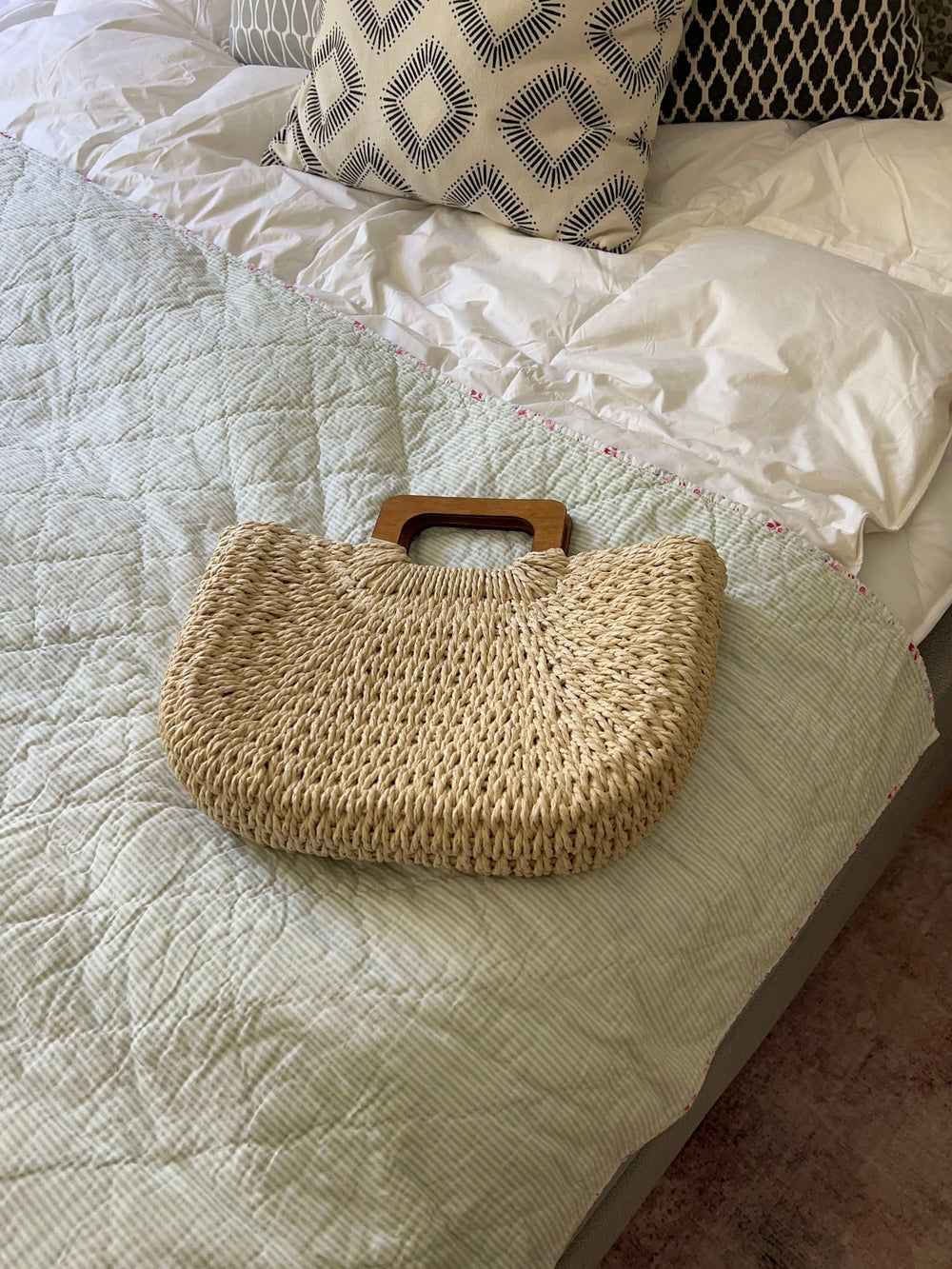 Mascali woven straw bag with wooden handle – Beige