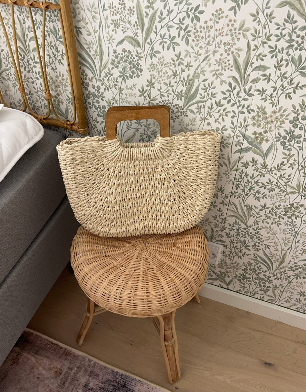 Mascali woven straw bag with wooden handle – Beige