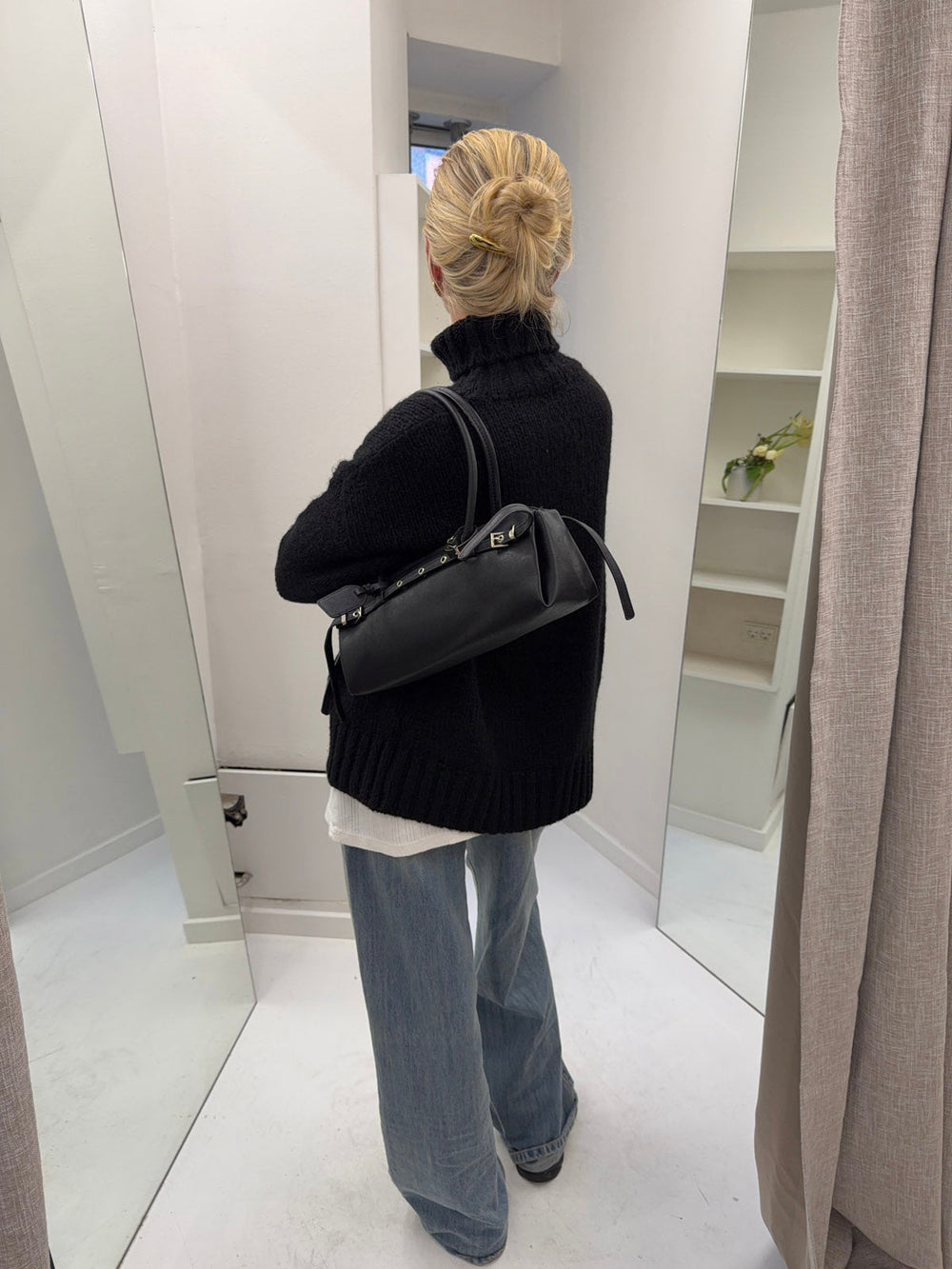 Bobby handbag with metal buttons - Black