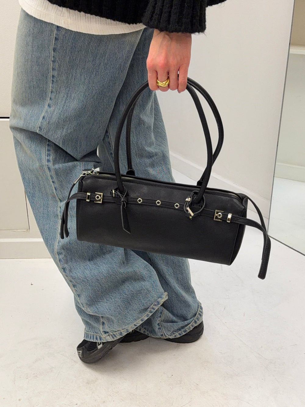 Bobby handbag with metal buttons - Black