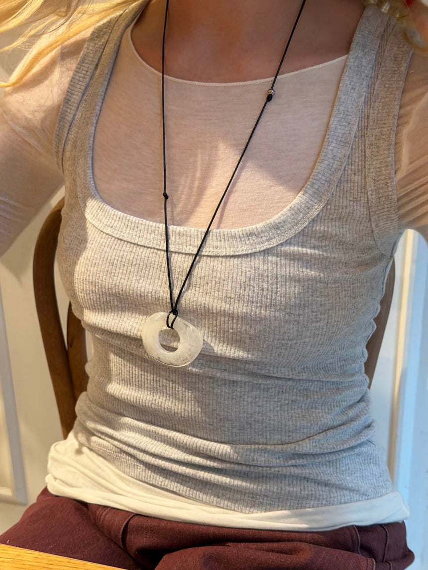 Juliet necklace with pendant - White