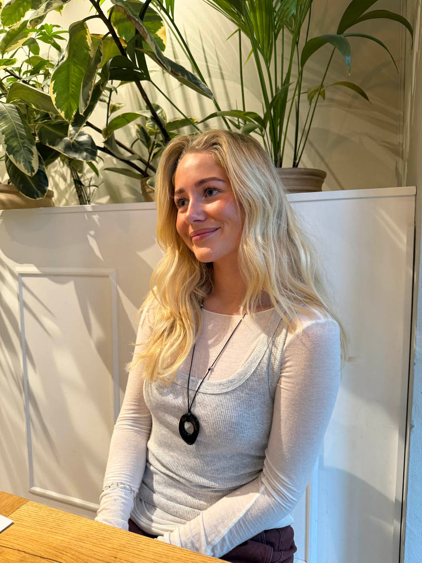 Juliet necklace with pendant - Black