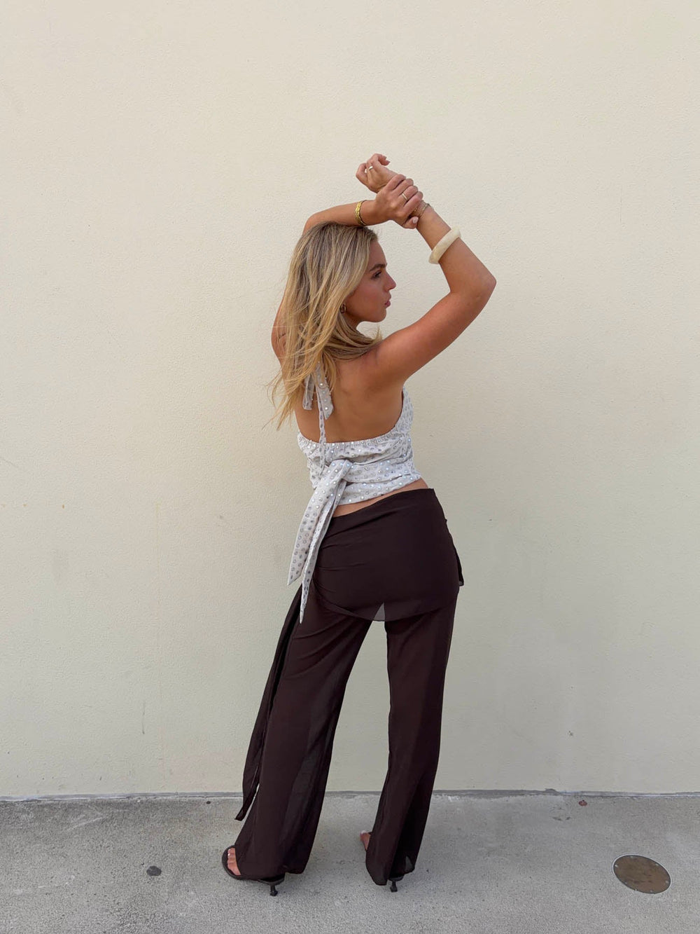 Stiney halterneck top with sequins – Beige