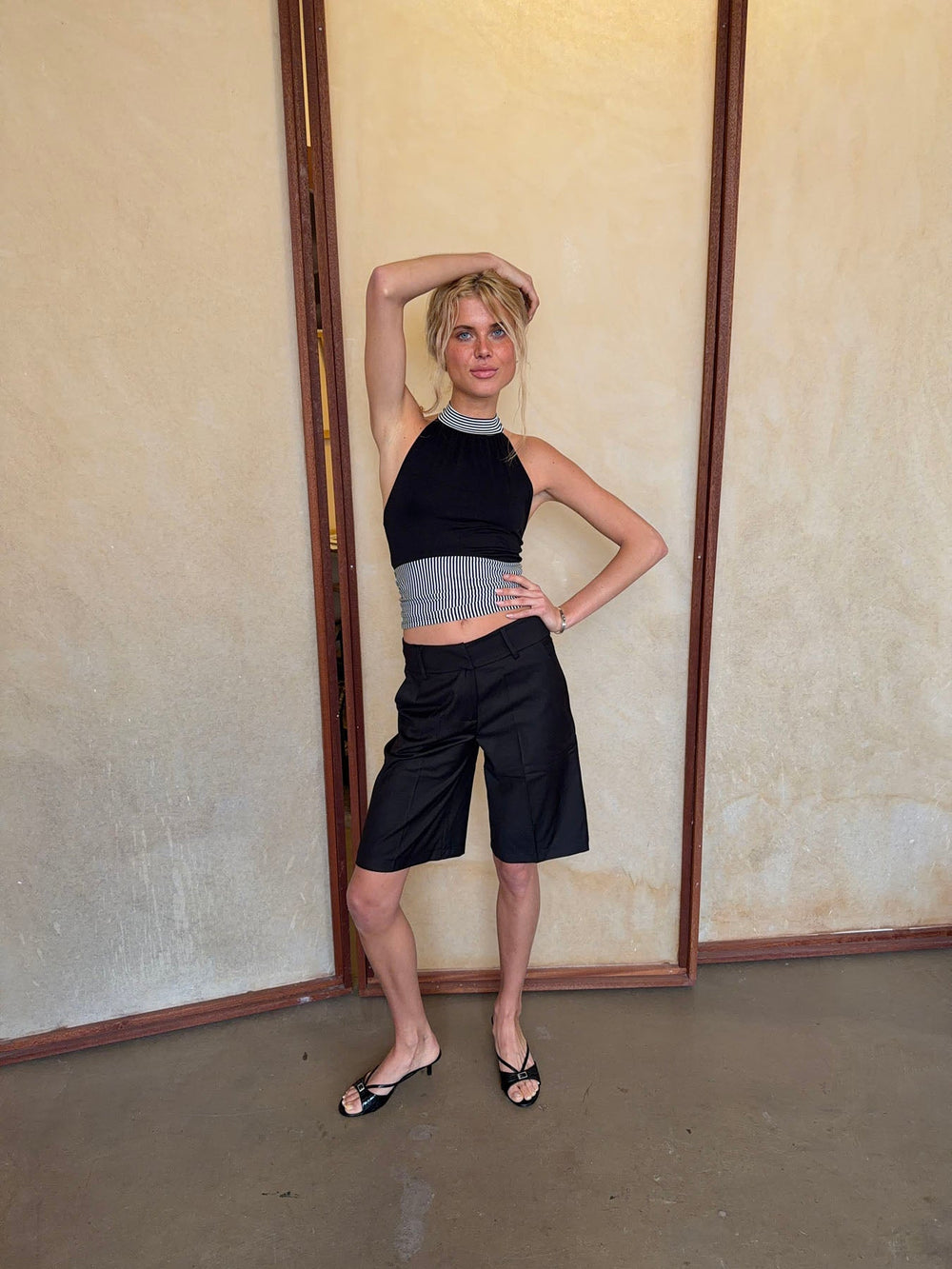 Debby halterneck top with stripes - Black/grey/white