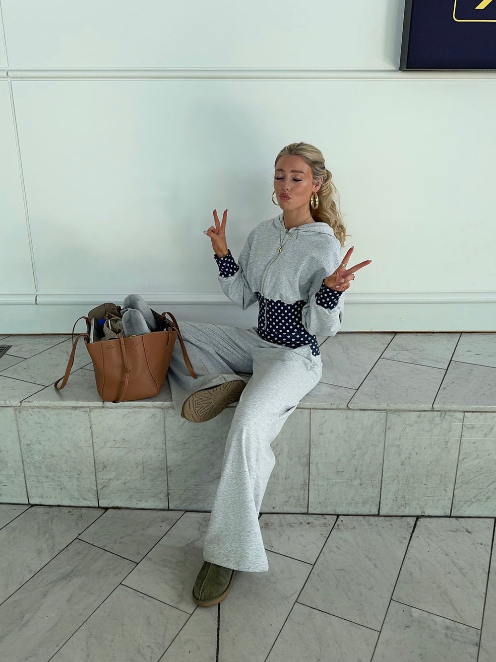 Maja hoodie with polka dots - Grey/white/black