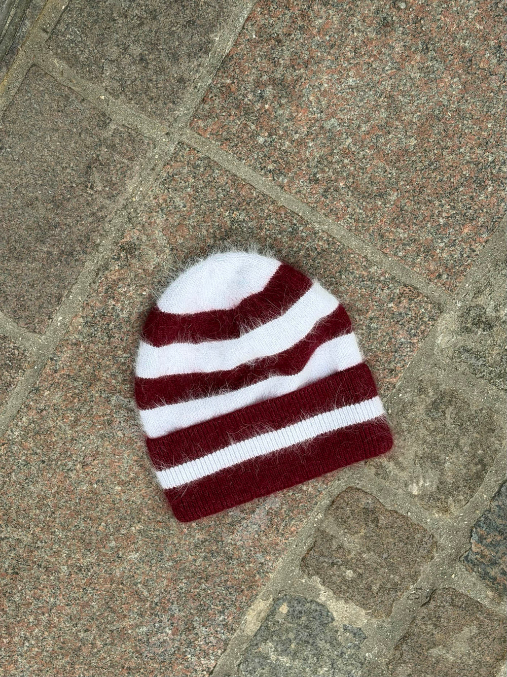Zoe beanie - White/red