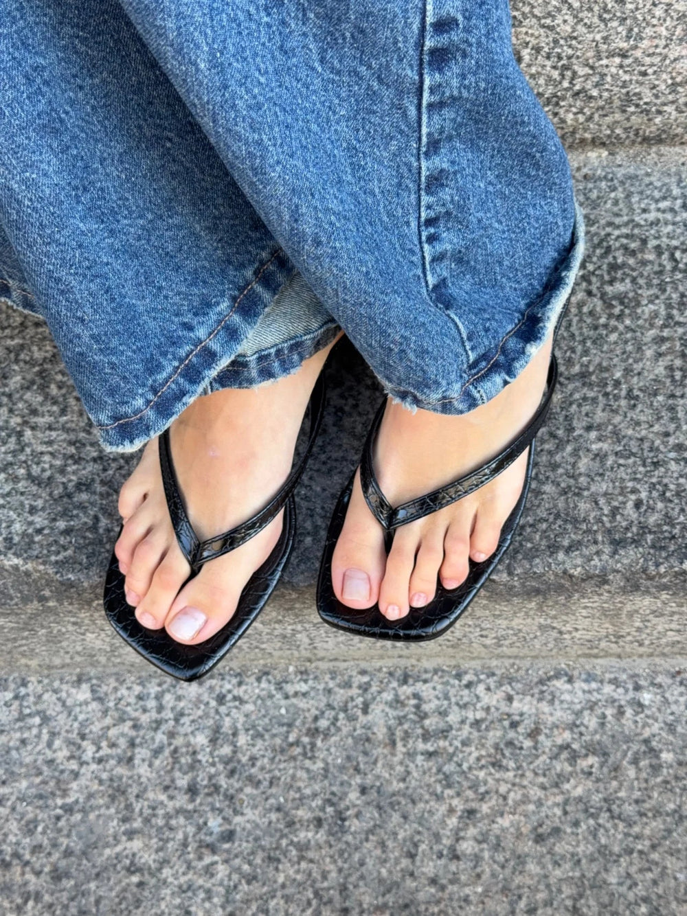 Safine mules with crocodile print - Black