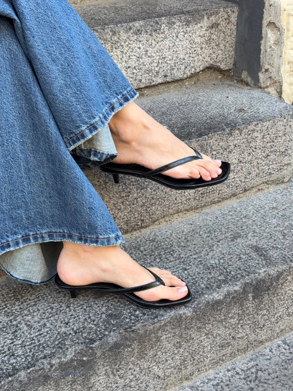 Safine mules with crocodile print - Black