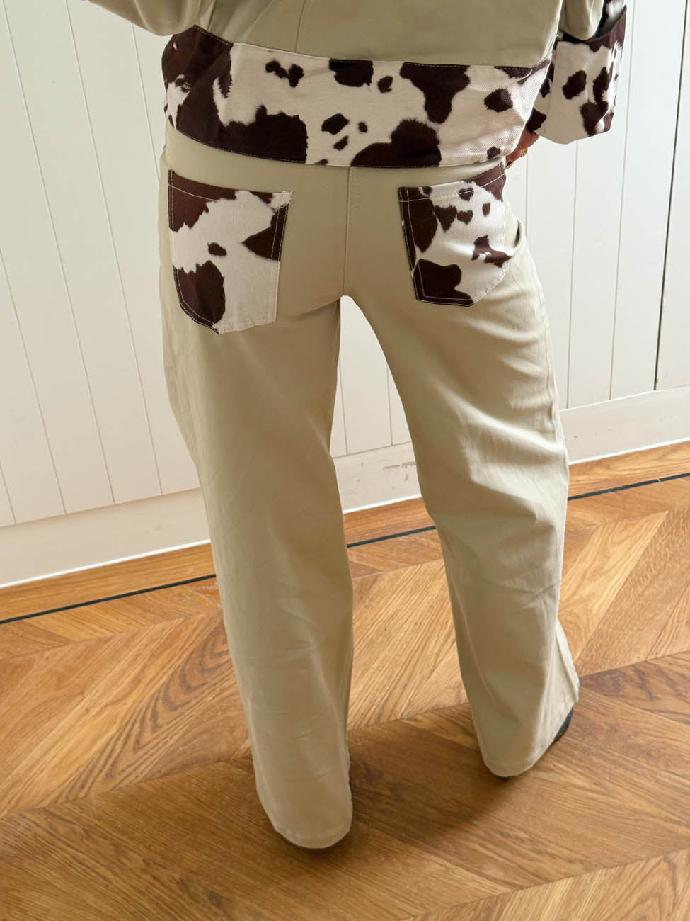 Scandivv jeans with cow print - Beige