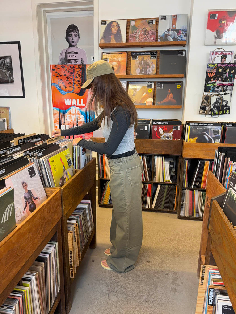 Taya jeans with buckle details – Sage green