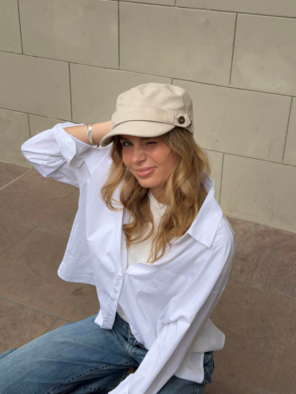 Kammi cap with details  - Light beige