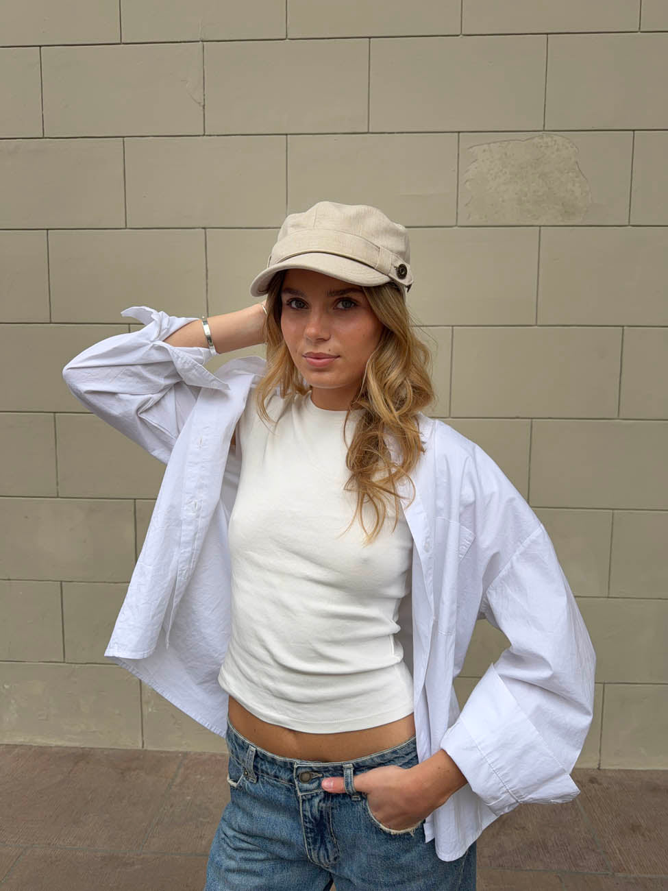 Kammi cap with details  - Light beige