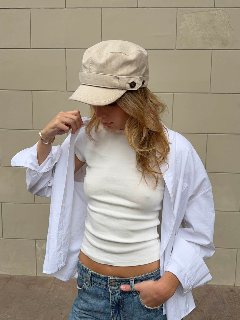 Kammi cap with details  - Light beige