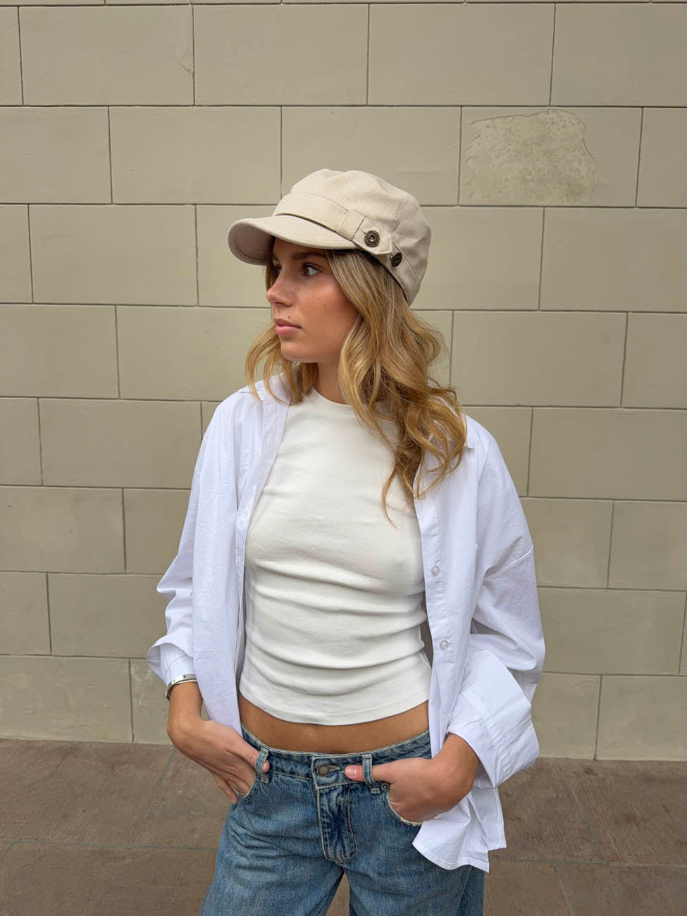 Kammi cap with details  - Light beige