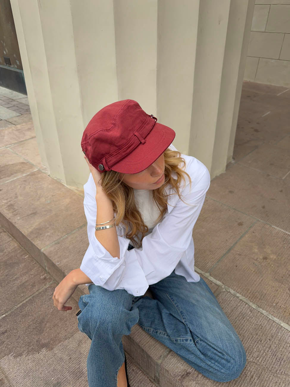 Jona cap with details - Red