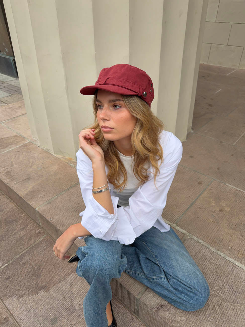 Jona cap with details - Red