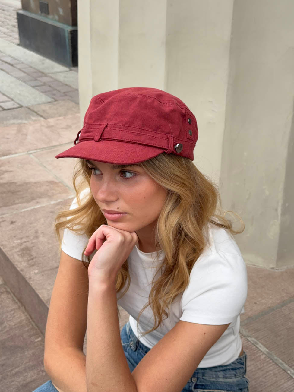 Jona cap with details - Red