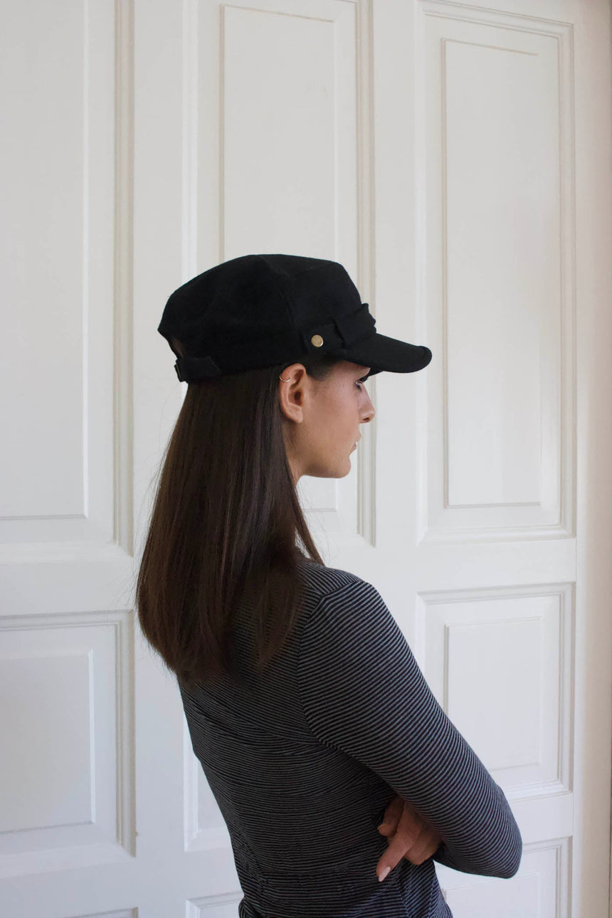 Myra cap with details  - Black