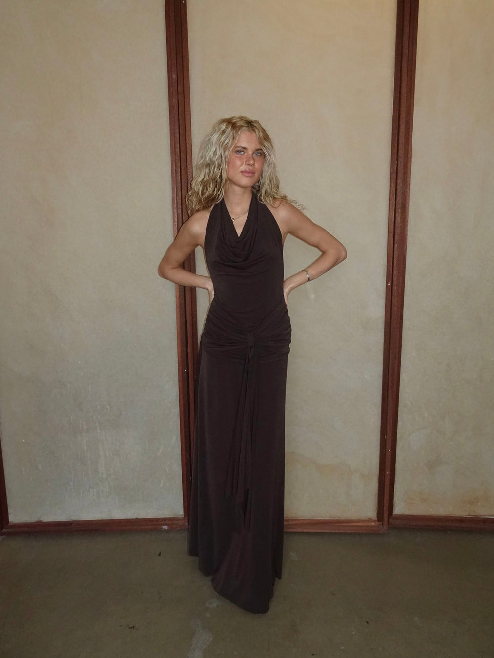 Redina dress with open back - Brown