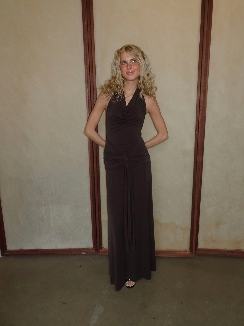 Redina dress with open back - Brown