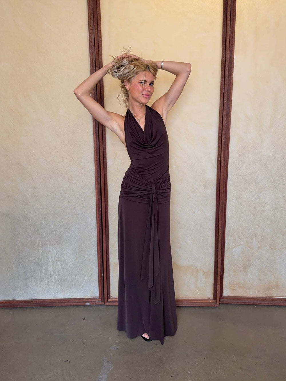 Redina dress with open back - Brown